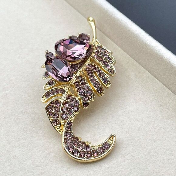 Yellow Gold with Pinkish Purple Amethyst Crystal Single Feather Pin Back Brooch - Picture 6 of 9